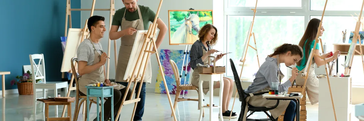 Atelier de peinture en groupe