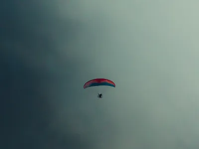 Créneau de parapente perdu