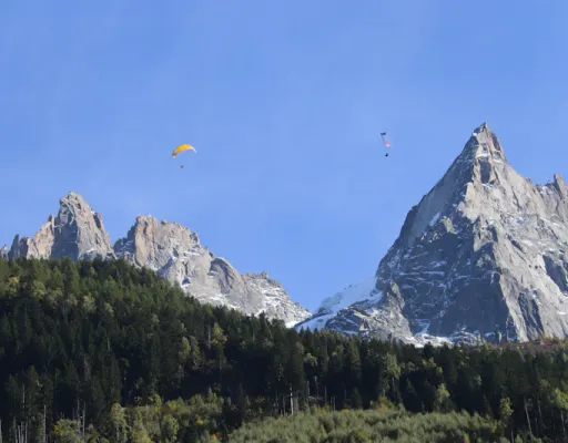 Météo incertaine pour un vol parapente
