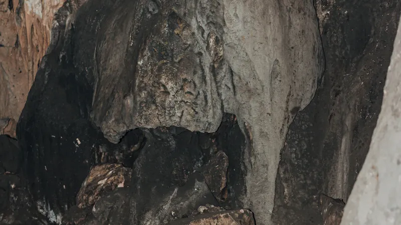 Famille en sortie découverte spéléo douce